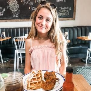 Meet your Posher, Lauren